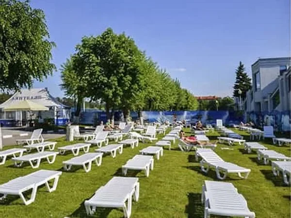 Шезлонг пластиковый пятипозиционный