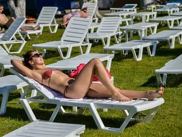 Шезлонг пластиковый пятипозиционный