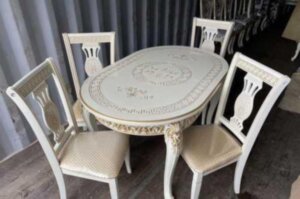 Комплект мебели роза и 4 стула версачи